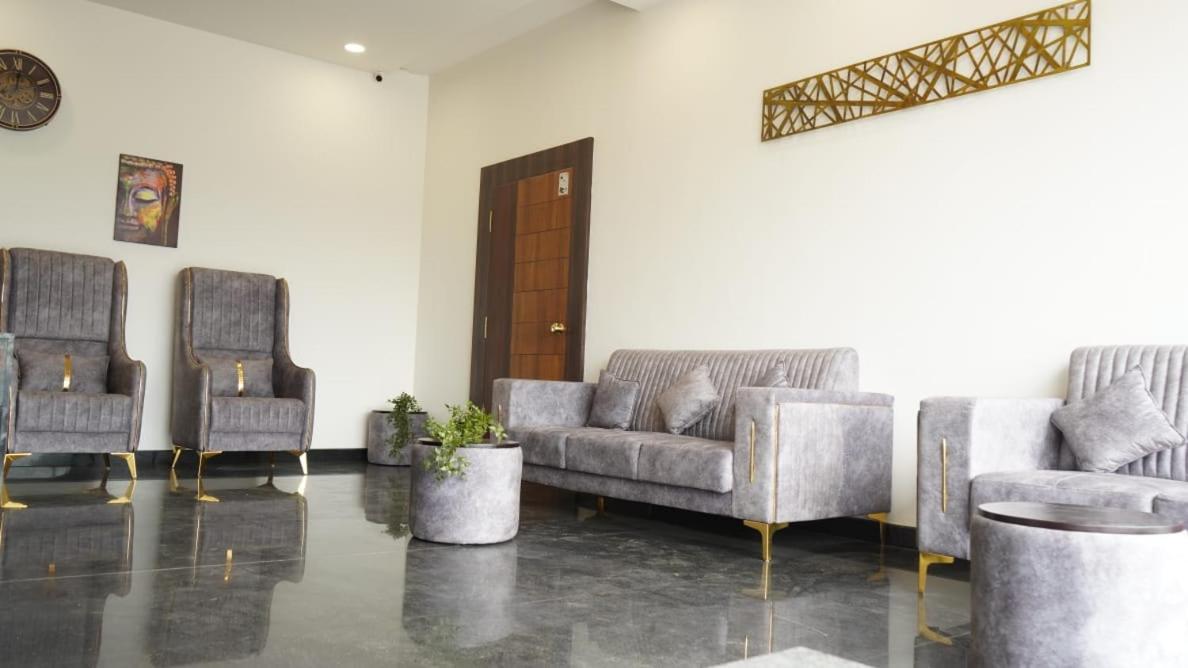 Quince Elite Hotel Mysore Luaran gambar